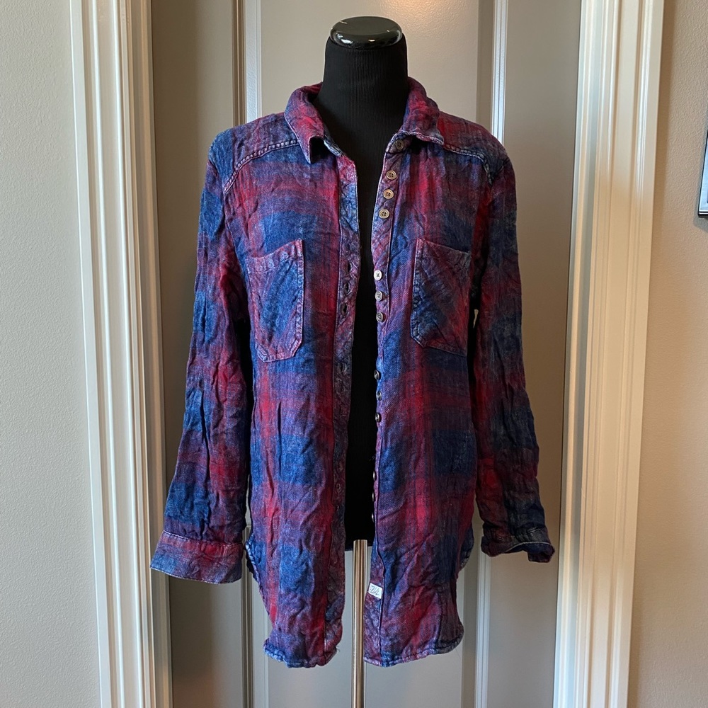 Button down - Picture 1 of 3